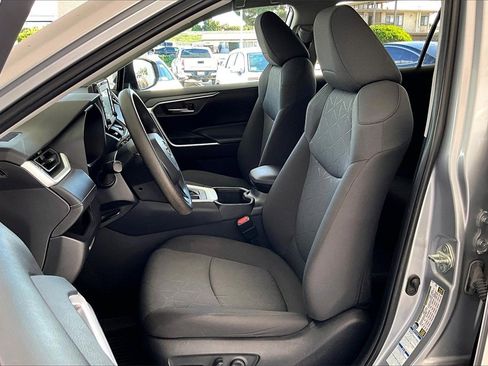 Certified 2022 Toyota RAV4 XLE image 21