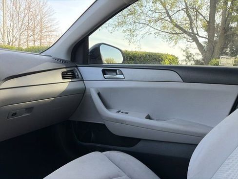 Used 2017 Hyundai Sonata SE image 22
