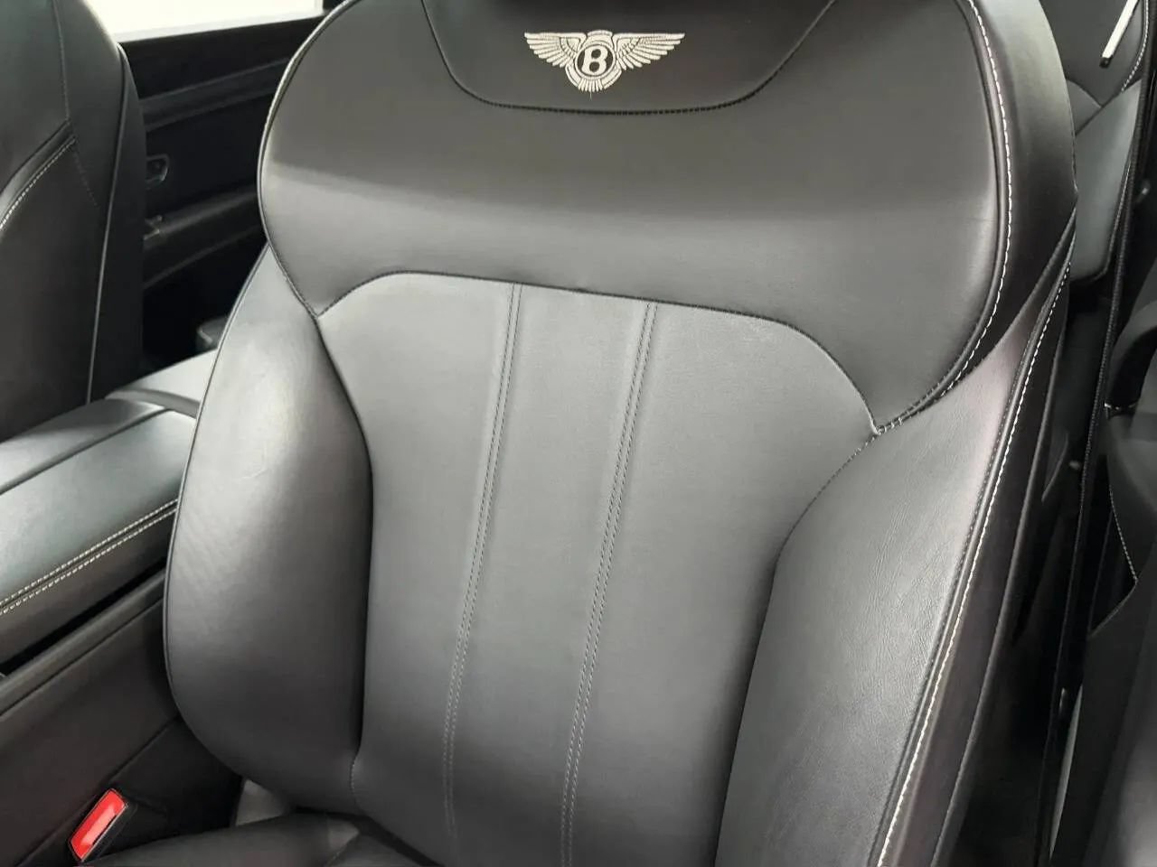 Used 2019 Bentley Bentayga AWD/4WD image 31