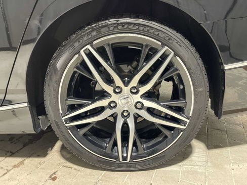 Used 2022 Honda Accord Touring image 8