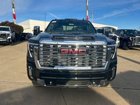New 2025 GMC Sierra 2500 Denali w/ Denali Reserve Package image 2