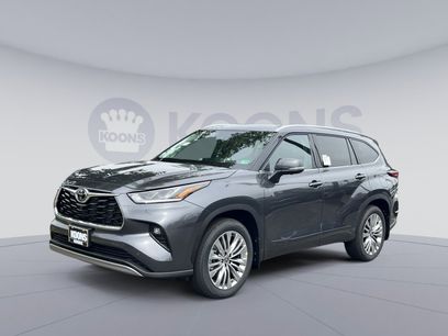 New 2025 Toyota Highlander Platinum