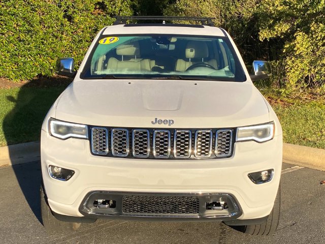 Used 2019 Jeep Grand Cherokee Overland AWD/4WD image 2