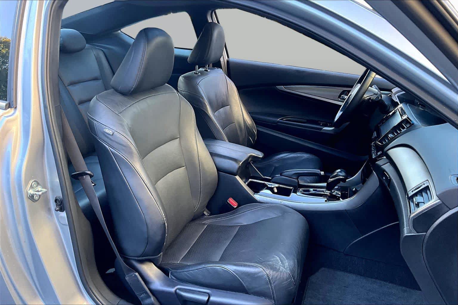 Used 2016 Honda Accord EX-L image 8