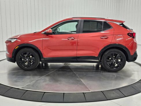 Used 2024 Buick Encore GX Sport Touring FWD image 2