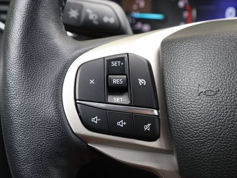 Used 2023 Ford Explorer XLT w/ Equipment Group 202A AWD/4WD image 30