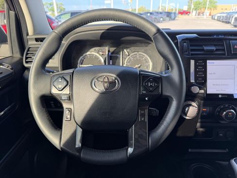 Used 2022 Toyota 4Runner TRD Off-Road Premium AWD/4WD image 28