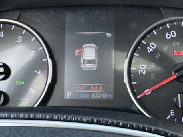 Used 2020 Toyota RAV4 XLE Premium FWD image 17