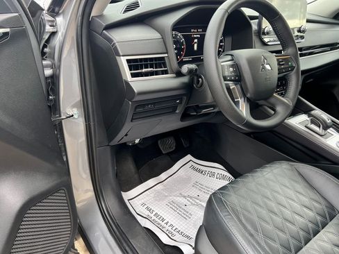 Used 2023 Mitsubishi Outlander SEL image 20