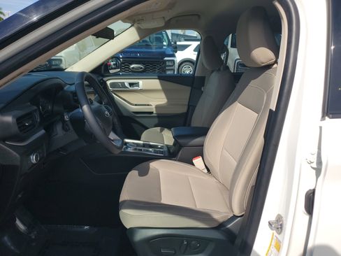 Used 2022 Ford Explorer XLT image 11