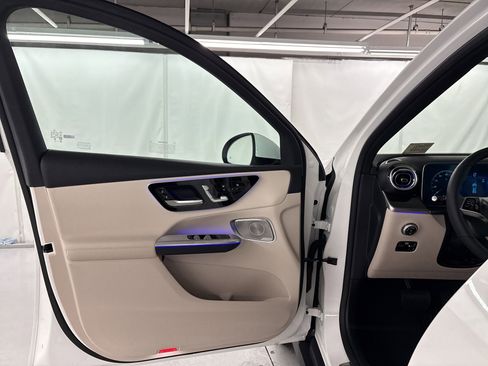 New 2026 Mercedes-Benz GLC 350e 4MATIC image 19