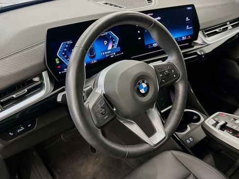Used 2025 BMW X2 xDrive28i AWD/4WD image 18