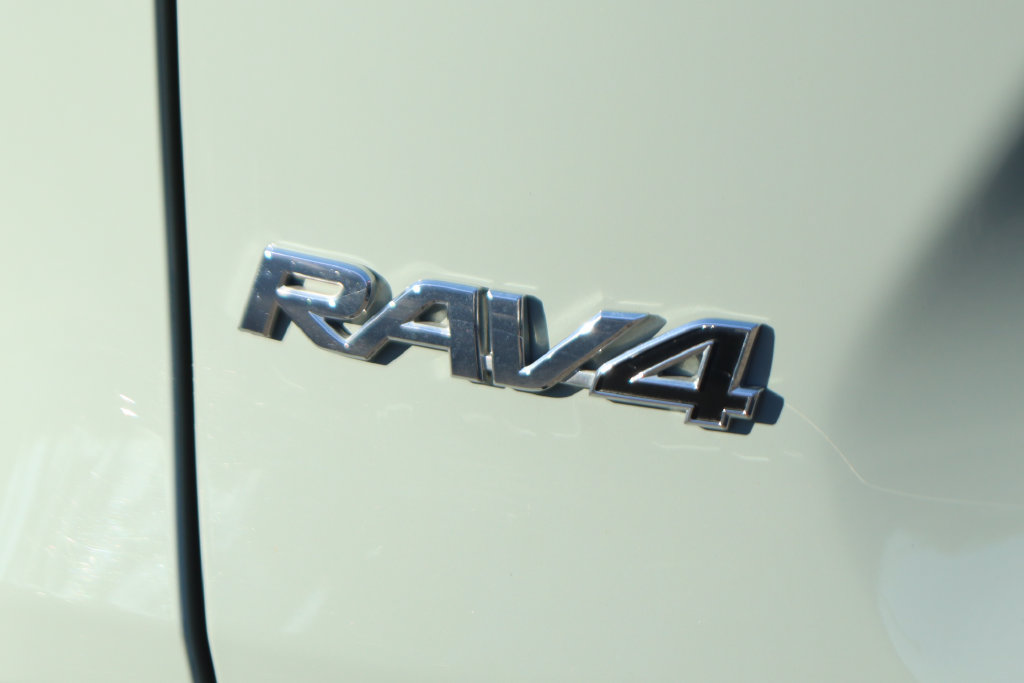 Used 2021 Toyota RAV4 XLE Premium AWD/4WD image 49