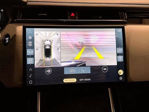 Certified 2026 Land Rover Range Rover Velar Dynamic SE AWD/4WD image 23