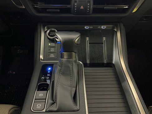 Used 2024 Lexus GX 550 AWD/4WD image 12