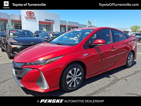 Certified 2020 Toyota Prius Prime XLE FWD image 1