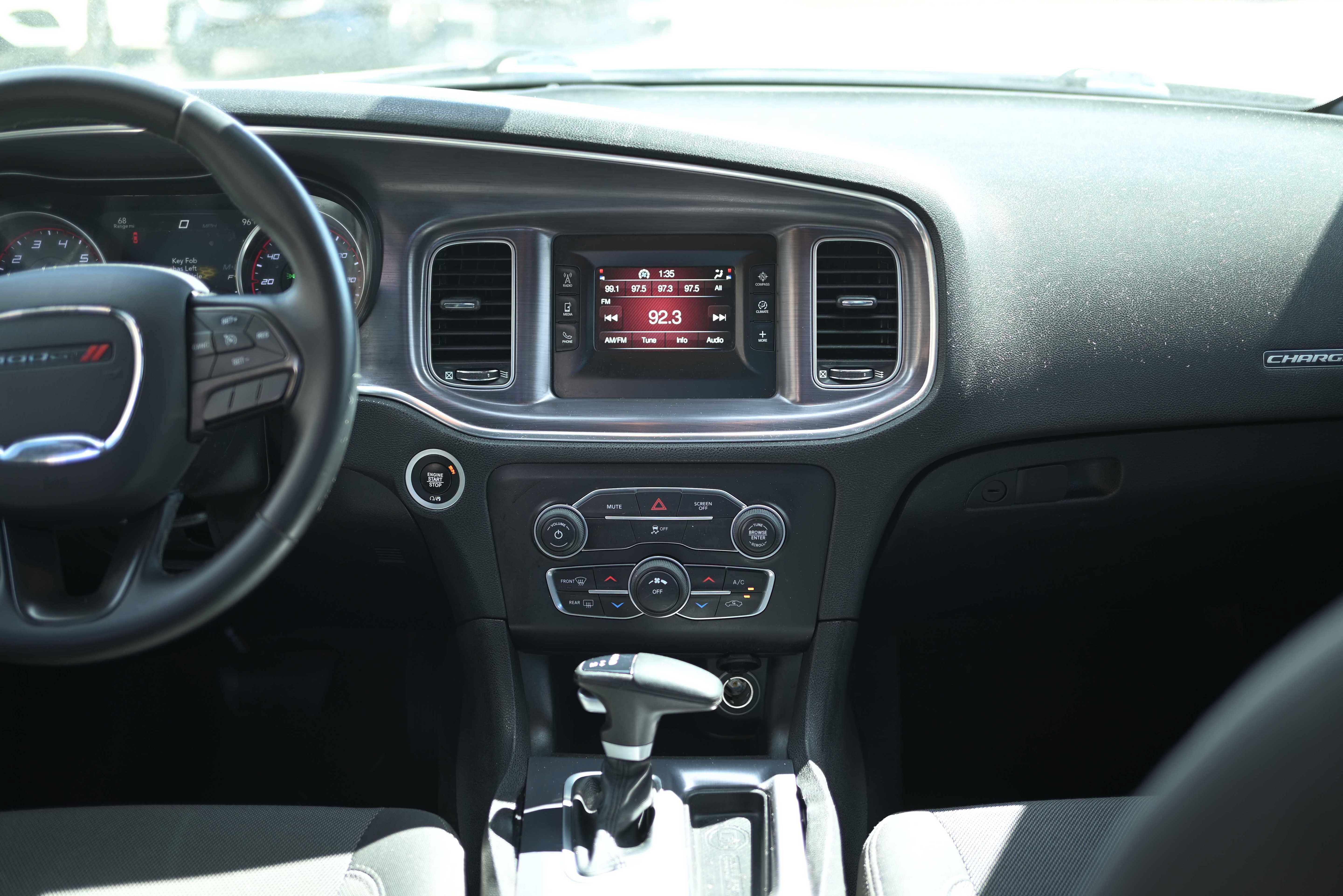 Used 2017 Dodge Charger SE RWD image 7
