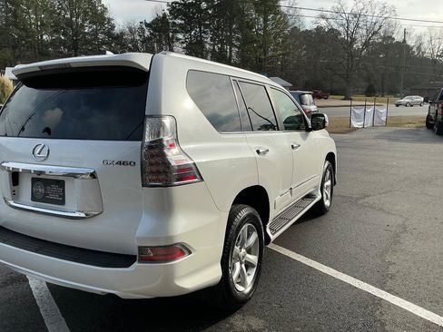 Used 2018 Lexus GX 460 image 8