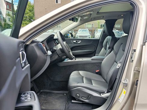New 2025 Volvo XC60 B5 Core w/ Protection Package Premier image 18