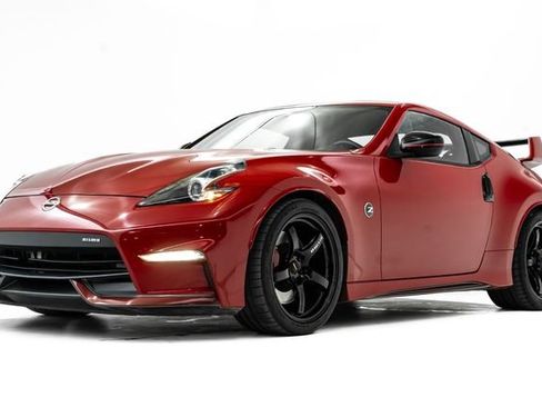 Used 2015 Nissan 370Z NISMO image 9