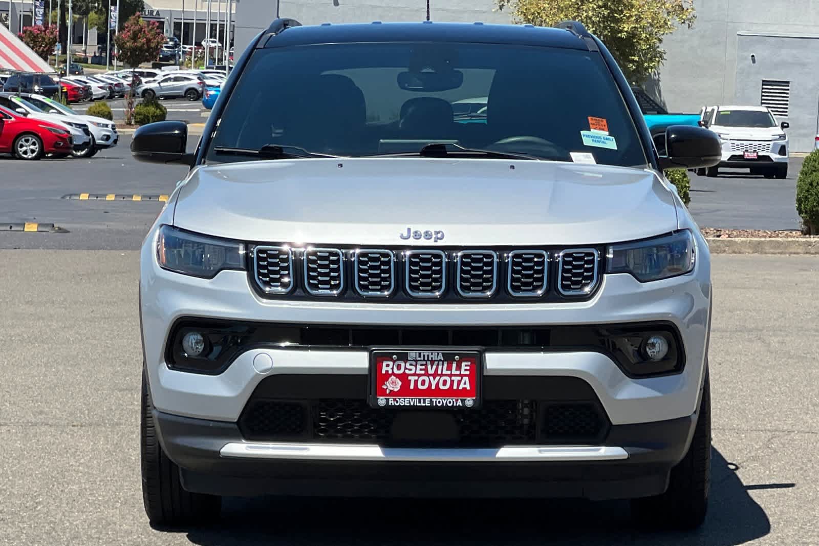 Used 2025 Jeep Compass Limited AWD/4WD image 10