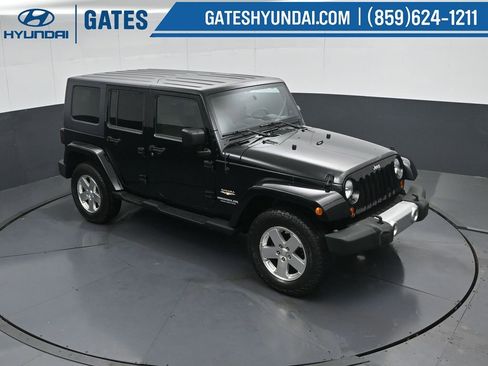 Used 2009 Jeep Wrangler Unlimited Sahara AWD/4WD image 40