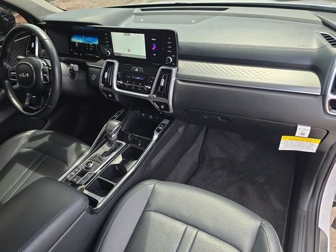 Certified 2023 Kia Sorento SX image 11