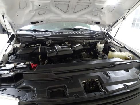 Used 2019 Ford F250 XL w/ Power Equipment Group image 46