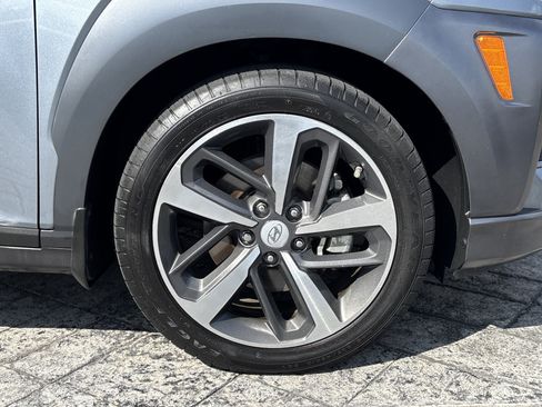 Used 2021 Hyundai Kona Limited FWD image 9