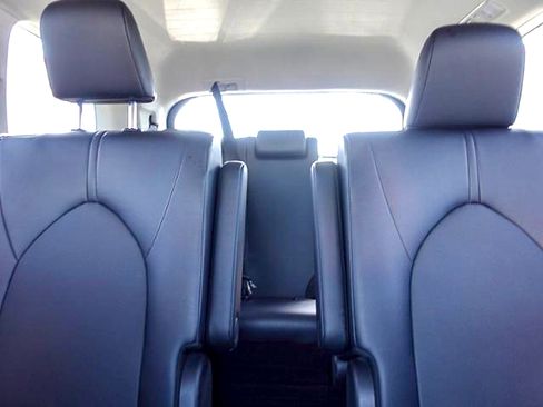 Certified 2025 Toyota Grand Highlander AWD image 18