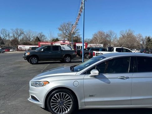 Used 2018 Ford Fusion Energi SE image 17