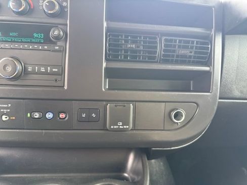 Used 2025 Chevrolet Express 3500 LT w/ LT Preferred Equipment Group RWD image 24