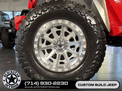 Used 2025 Jeep Wrangler Unlimited Rubicon AWD/4WD image 34