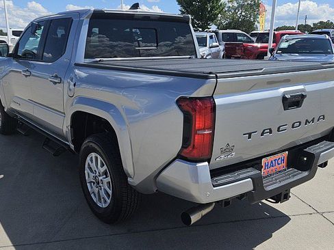 Used 2025 Toyota Tacoma SR5 image 22
