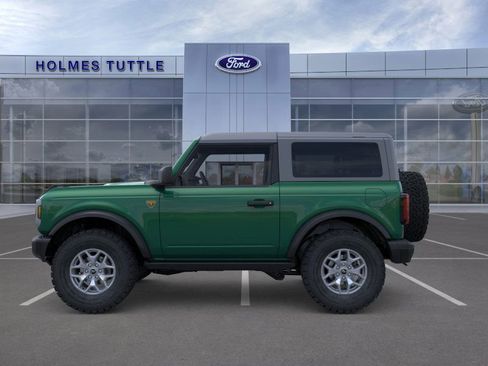 New 2025 Ford Bronco Badlands image 3