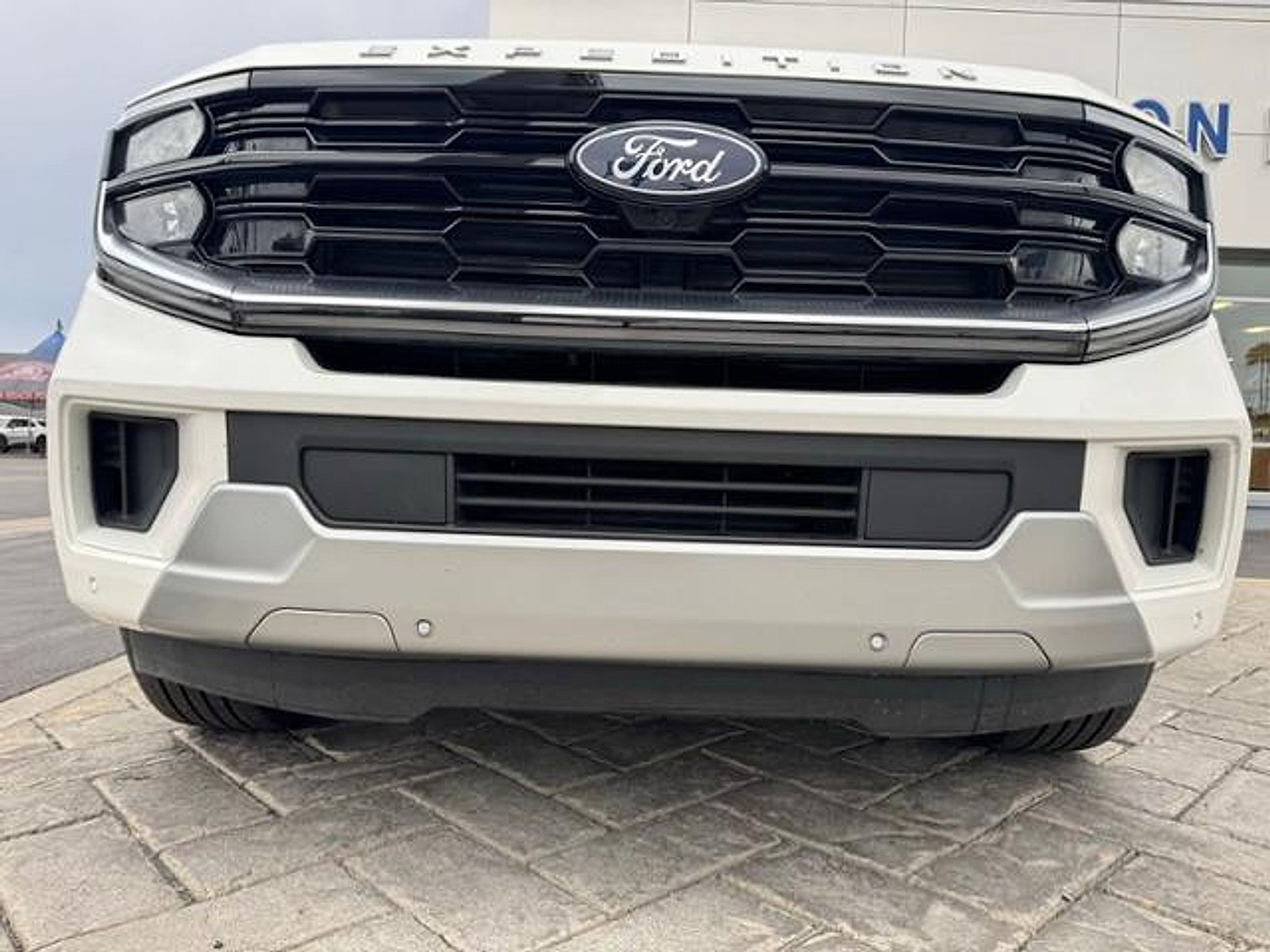 Used 2025 Ford Expedition Platinum w/ Platinum Ultimate Package AWD/4WD image 37