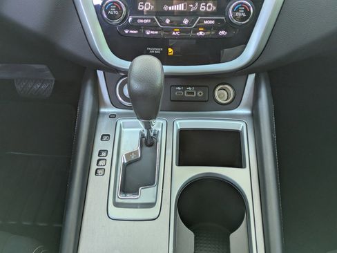 Used 2019 Nissan Murano S FWD image 14