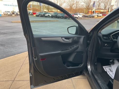 Used 2020 Ford Escape SEL image 14