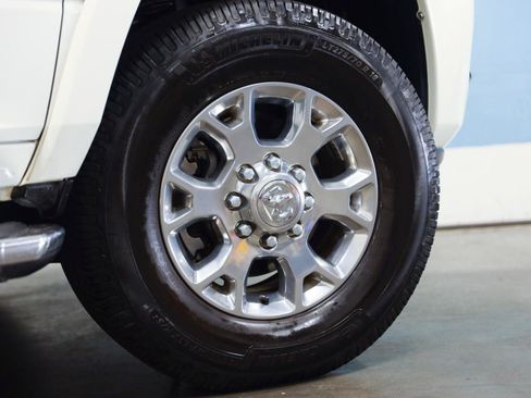 Used 2021 RAM 2500 Laramie AWD/4WD image 32