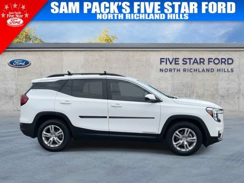 Used 2022 GMC Terrain SLE w/ Driver Convenience Package FWD image 10