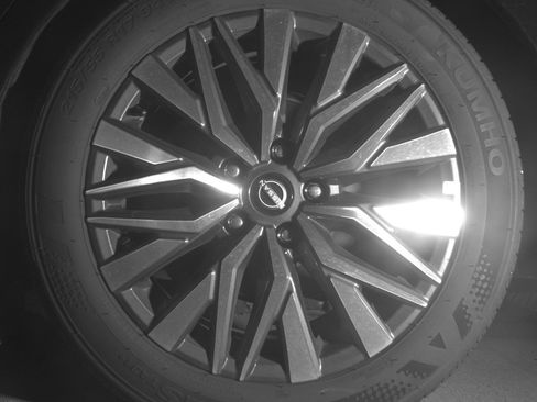 Used 2025 Nissan Altima 2.5 SV FWD image 14