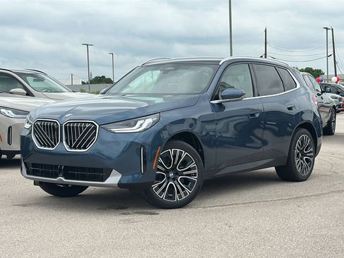 New 2026 BMW X3 xDrive30 w/ Premium Package AWD/4WD image 2