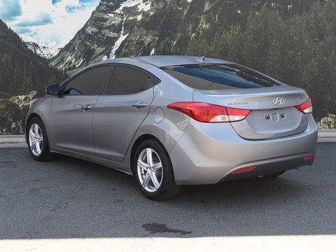 Used 2011 Hyundai Elantra Limited w/ Premium Pkg 5 FWD image 9