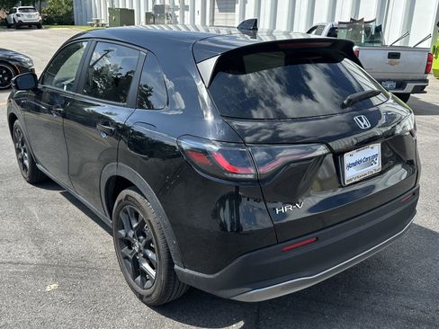 Used 2025 Honda HR-V Sport image 8