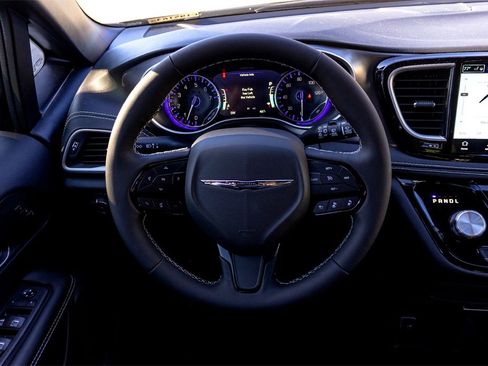 New 2026 Chrysler Pacifica Select w/ S Appearance Package image 22