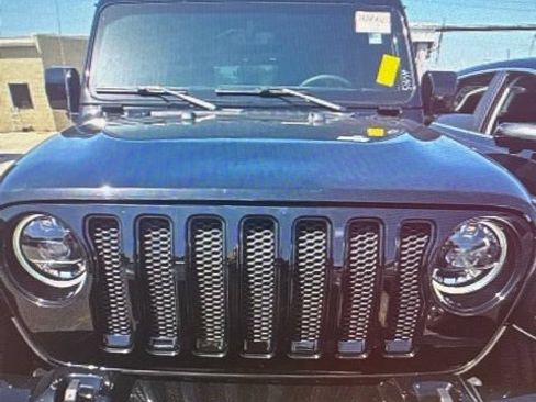Used 2023 Jeep Wrangler Unlimited Sahara AWD/4WD image 10