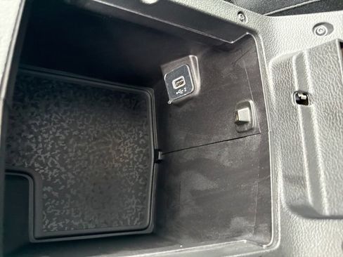 Used 2024 Jeep Wrangler Sport S image 31