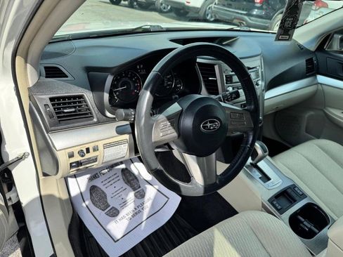 Used 2010 Subaru Outback 2.5i Premium image 15
