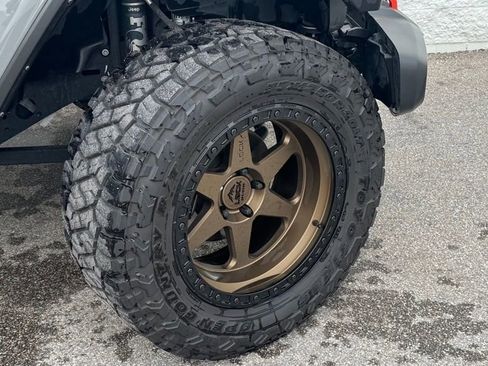 Used 2022 Jeep Gladiator Mojave w/ Cold Weather Group image 2