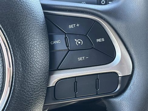 Used 2022 Jeep Renegade Latitude image 25